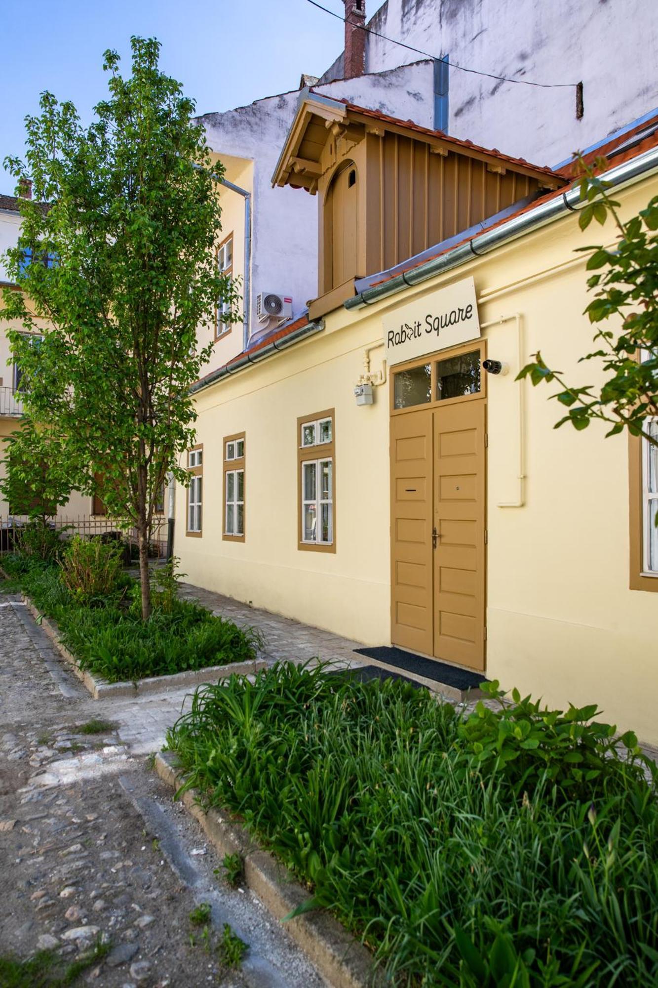 Bed and Breakfast Rabbit Hole Sibiu Exterior foto