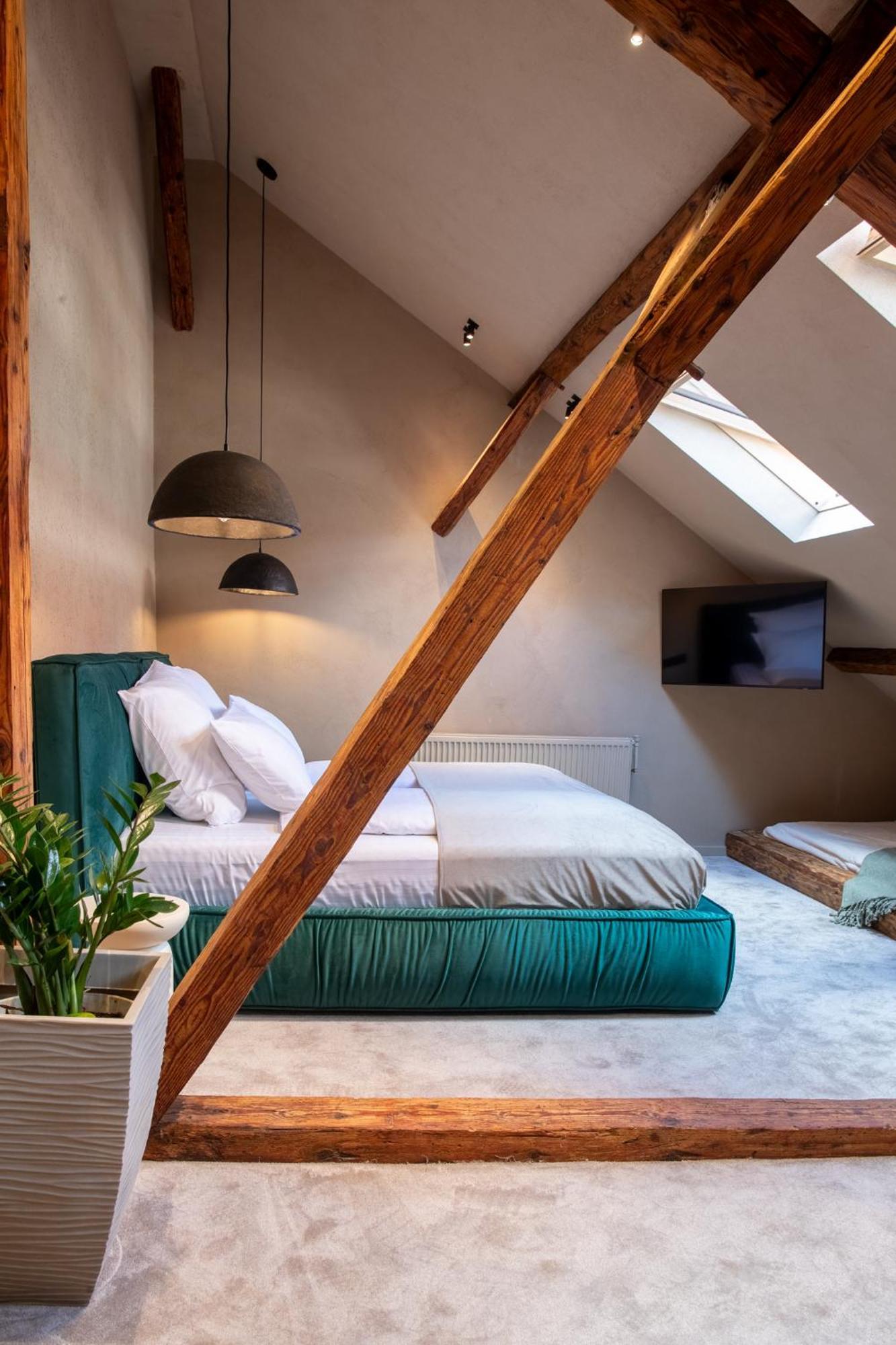 Bed and Breakfast Rabbit Hole Sibiu Exterior foto