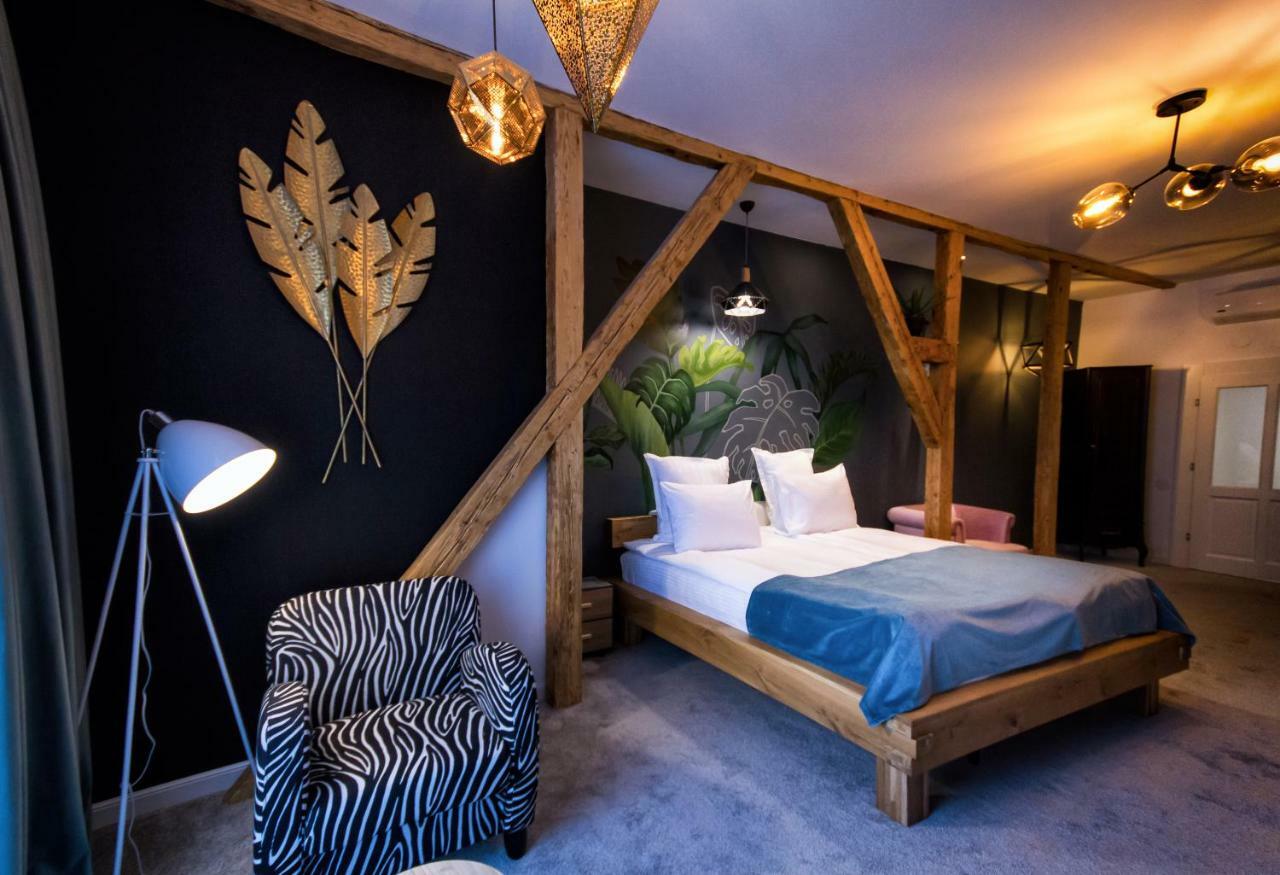 Bed and Breakfast Rabbit Hole Sibiu Exterior foto